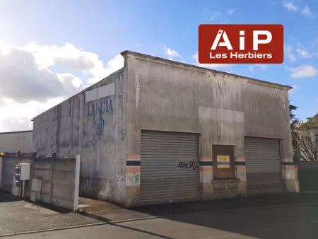 vente garage et parking aux herbiers (85500) : à vendre / les herbiers