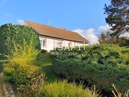 maison nichée sur les hauteurs de champagne-sur-seine