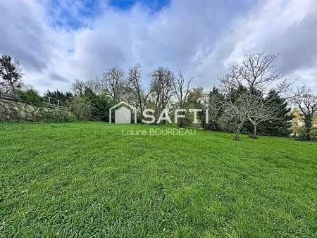 terrain constructible de 850m² à vacquiers