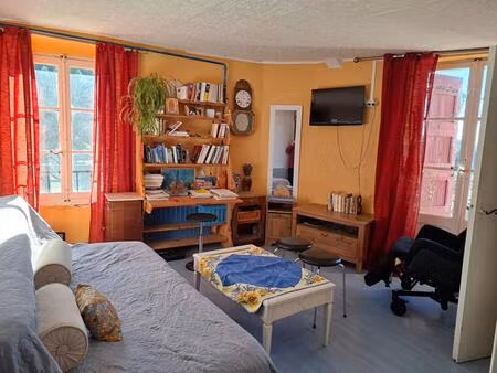 maison de village 179 m² avec balcons aux chambres 130000 aurel 84390