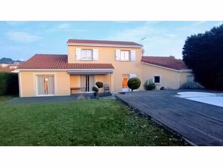 maison de luxe 4 chambres en vente à monistrol-sur-loire  auvergne-rhône-alpes