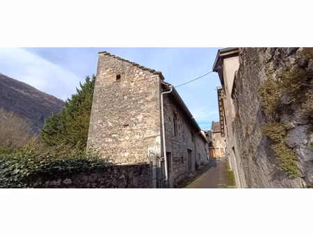 vente maison 2 pièces à rossillon (01510)  30 000 €