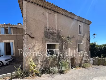 vente propriété 6 pièces 158 m² à castellet (84400)  159 000 €