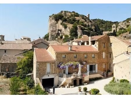 maison de 7 pièces de luxe en vente à mornas  provence-alpes-côte d'azur