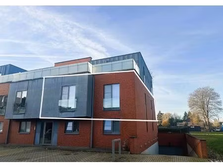 zeer ruim instapklaar appartement met open uitzicht – 2 slpk – groot terras – garagebox + 