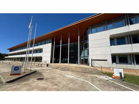 location local professionnel 3 231m² avignon 84000