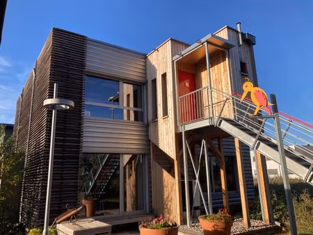 location local commercial 91m²