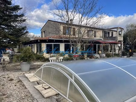 proche st ambroix  maison idéal accueil de type f9 sur 1300 m2 de terrain avec piscine