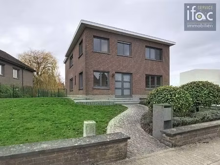 ruime alleenstaande villa met panoramisch uitzicht