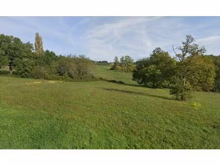 superbe terrain constructible de 1 822 m² à gourdon