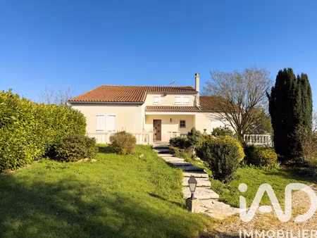 vente maison 17 pièces 257 m² à segonzac (16130)  369 000 €