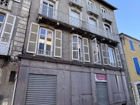 exclusivité centre de nay  a vendre immeuble composé de trois appartements et d'un local c