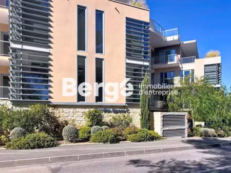 immobilier professionnel à louer biot