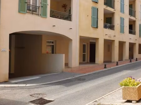 vente local commercial 3 pièces 66m2 salernes 83690 - 85100 € - surface privée