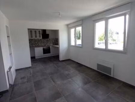 location appartement 3 pièces à segre (49500) : à louer 3 pièces / 63m² segre