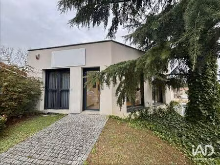 location bureaux et commerces à champagne-au-mont-d'or (69410) : à louer / 52m² champagne-