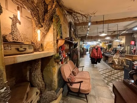 location local commercial