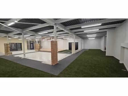 vente commerce 1600 m² angers (49100)