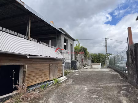 ensemble immobilier à rénover avec vue montagne à l'entre-de