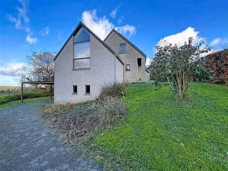 magnifique villa 4 façades !