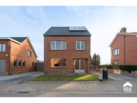 à vendre à sint-truiden : maison de 3 chambres située au cal