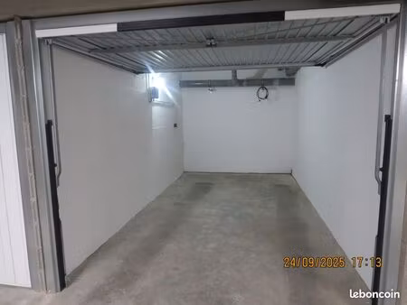 vente garage dans immeuble récent