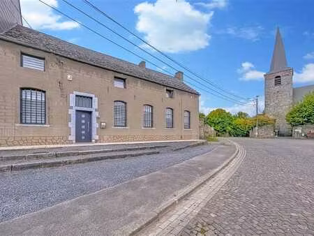 superbe et vaste propriete aux multiples possibilites