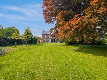 saint-georges-sur-meuse – maison de maître dans un environne