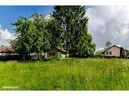 terrain 975 m² lure