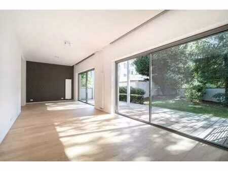 place brugmann : superbe appartement + terrasse et jardin