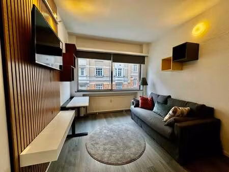 ixelles (réf 2867 b) 4 studios rénovés 17m² + 1 studio à rén