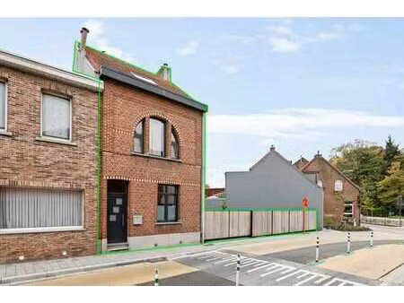 woning met magazijn van 200 m²