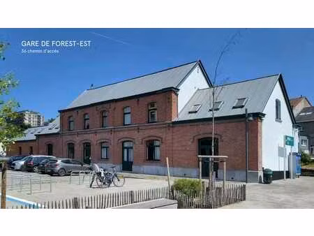 un bien exceptionnel à usage bureaux  la gare de forest-est