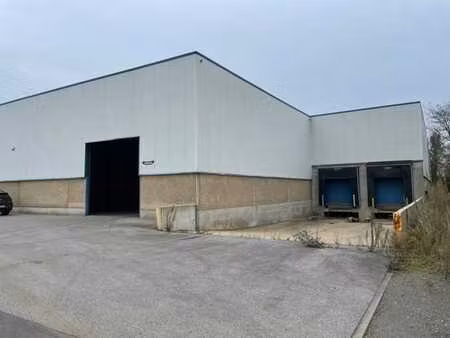 entrepôt à louer à saint-nicolas