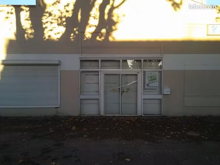 local 130m² + parking + jardin