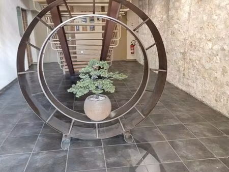 boutique 90 m² marseille