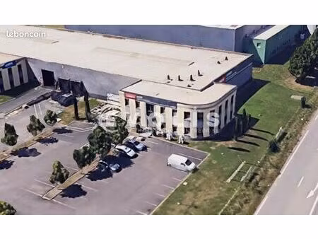 local d'activité 1 800 m²