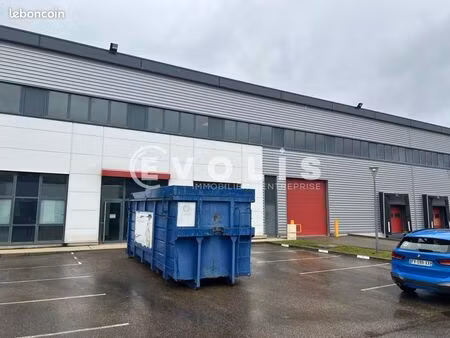 local d'activité 1 531 m²