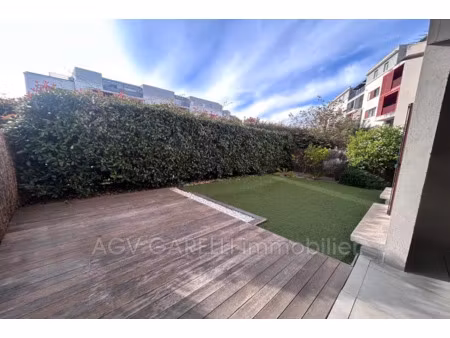 vente appartement 3 pièces 57.87 m² à hyeres (83400)  270 000 €