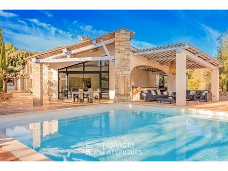 ancienne bergerie en pierre rénovée  piscine d'exception