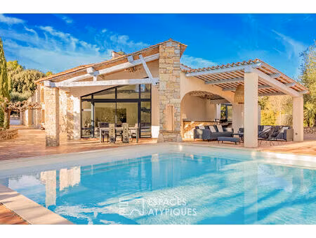 ancienne bergerie en pierre rénovée  piscine d'exception