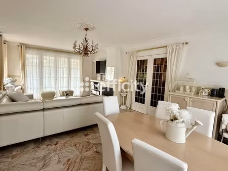 maison 9 pièces - 179 m²