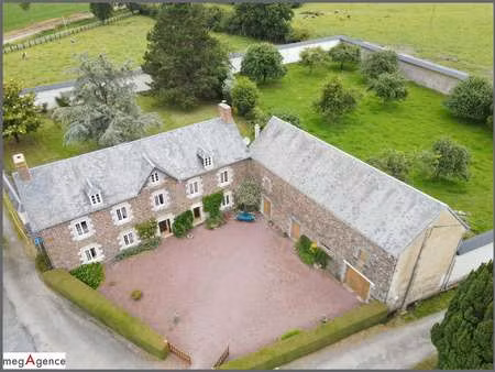 vente demeure d'exception à cérences (50510) : à vendre / 230m² cérences