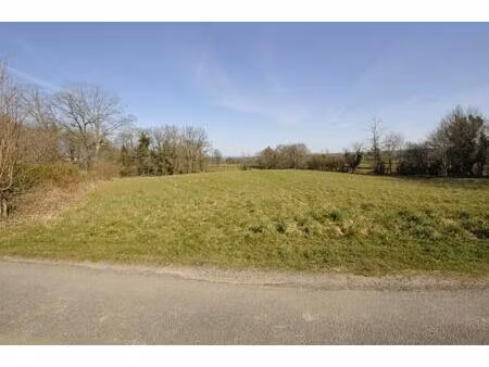 terrain à bâtir secteur poulenat de 2500m²