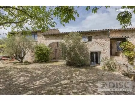 ensemble 3 maisons + piscine sur 1 5ha terrain