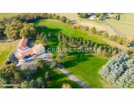 maison 16 pièces 446 m²