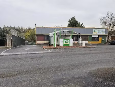 vente locaux professionnels à montréal (32250)  160 000 €