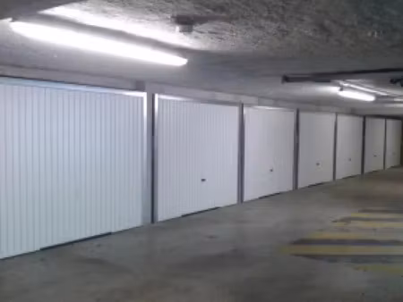 vente parking 13 m² à la madrague (83270)  32 000 €