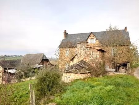 exclusivite conques en rouergue ancien corps de ferme en pierre