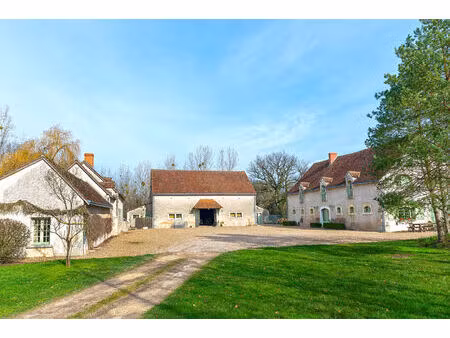 propriete de campagne sur 35ha avec etangs/bois aux portes de la brenne - 4 habitations